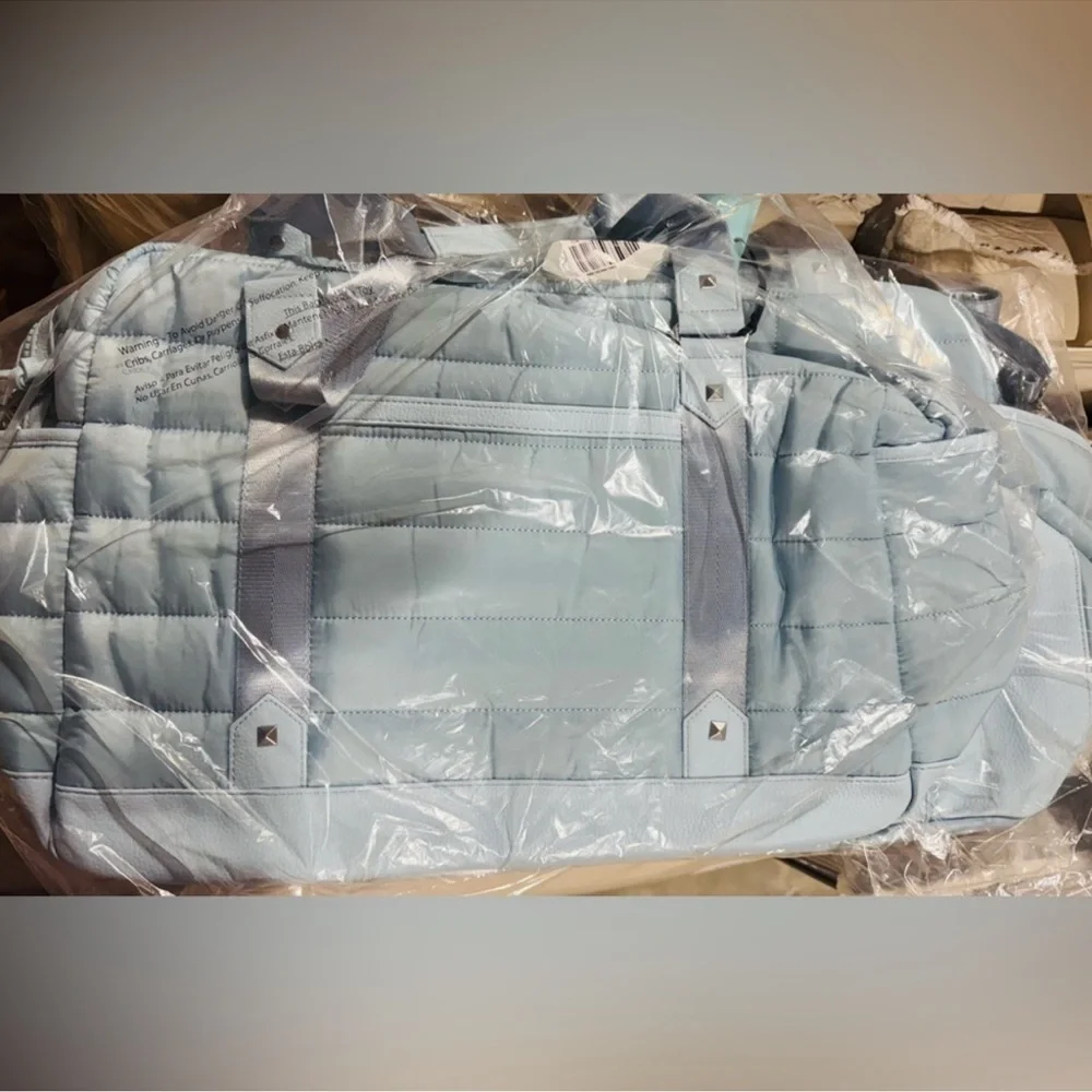 🎉LAST PIECE🎉CYNTHIA ROWLEY Quilted Channel Weekender - Picture 4 of 6